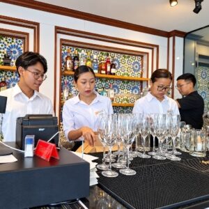Food & Beverage Service Specialisation - (6 months)